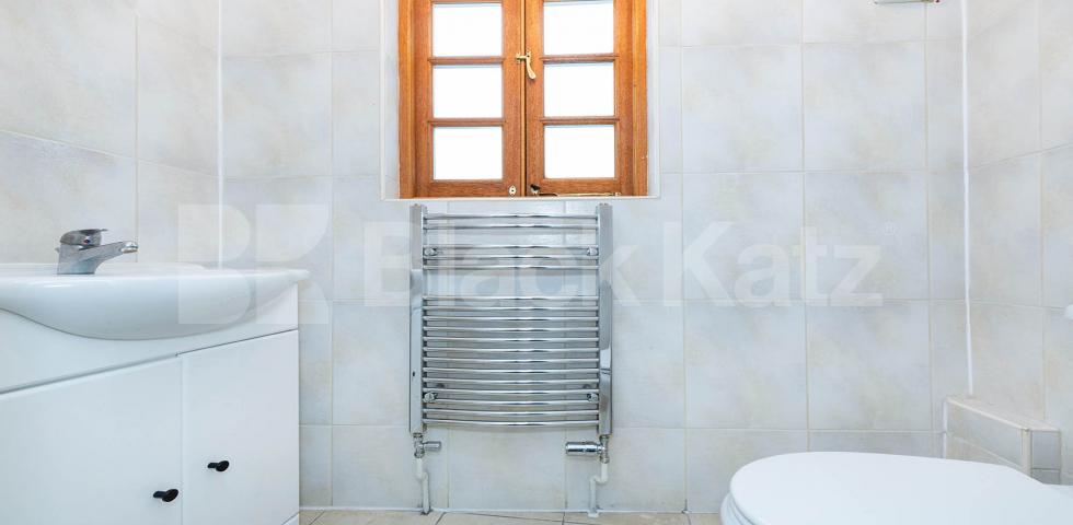 			2 Bedroom, 1 bath, 1 reception Flat			 Park Road, Crouch End